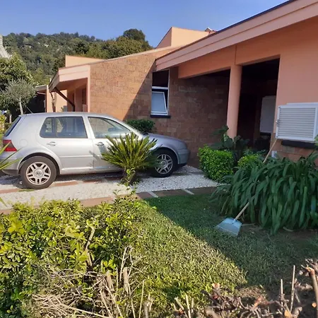 Moradia Em Condominio Na Encosta Do Bom Jesus