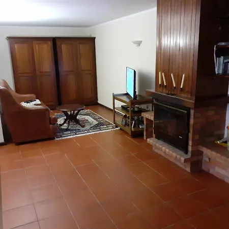 Moradia em condomínio na encosta do Bom Jesus